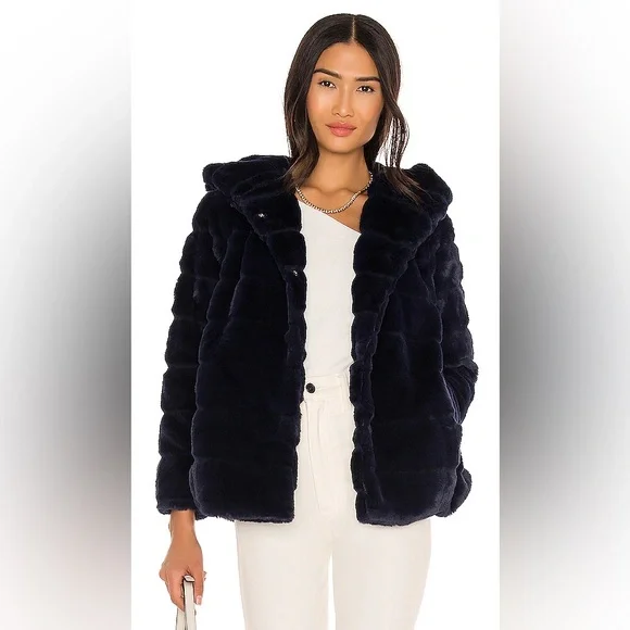 Women’s APPARIS Goldie Black Faux Fur Hooded Short Coat XS Chic Grunge Cozy - Picture 2 of 16